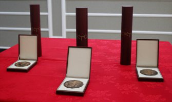 Najzaslužnijim za ostvarene rezultate u oblasti obrazovanja dodijeljene nagrade 