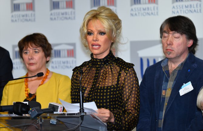 Pamela Anderson u francuskom parlamentu govorila o zaštiti gusaka i pataka