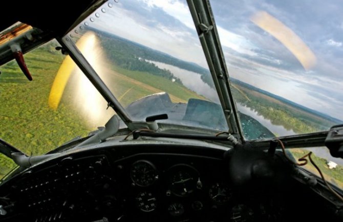 Avion pao na autobus, šestoro mrtvih