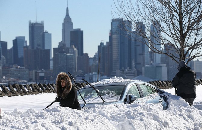 SAD: Sniježna oluja odnijela 33 života 