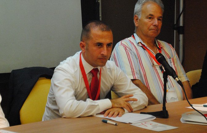 Pejović: Osnovani smo da bi pobijedili tajkune i šefove, kupce i kupljene!