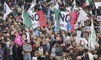 Protest Italijana zbog zakona o gej brakovima