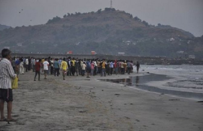  U moru se utopilo 13 studenata