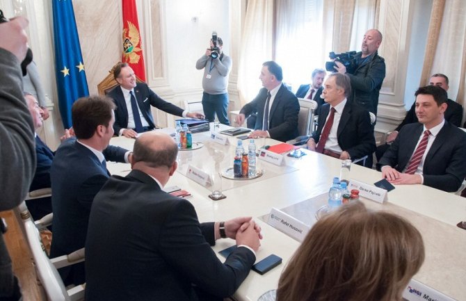 Nastavak dijaloga u užem smislu: Nacrt dogovora o vladi do kraja sljedeće sedmice