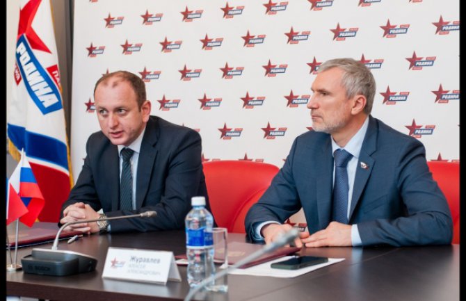 Povratak korijenima: Knežević pozvao Rogozina da posjeti CG