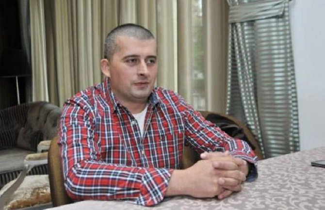 Upoznajte policajca iz Kolašina koji je pročitao preko 3.000 knjiga i nije napisao nijednu kaznu