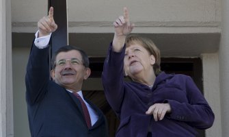 Merkel užasnuta patnjama desetina hiljada ljudi zbog ruskog bombardovanja