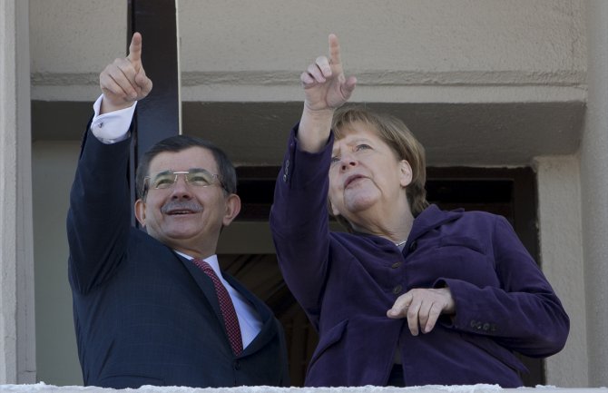 Merkel užasnuta patnjama desetina hiljada ljudi zbog ruskog bombardovanja