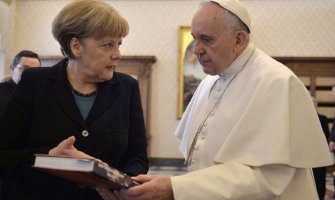Zašto se Merkelova naljutila na papu?