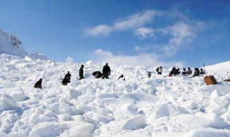 Vojnik proveo šest dana ispod snijega