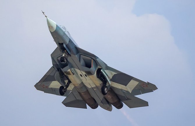 Srušio se suhoj, pilot poginuo