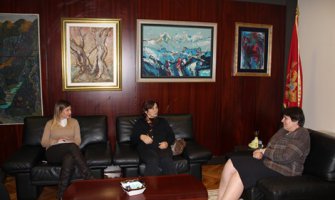 Ministarka Kovačević uručila poklon majki 14 djece iz Mojkovca