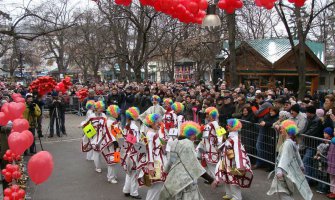 Manifestacija „Poljubi me“ po osmi put u Vrnjačkoj Banji! (FOTO)