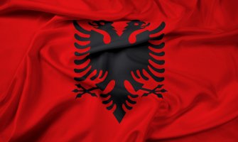  Istrgnuta albanska zastava u Ulcinju je razlog za brigu