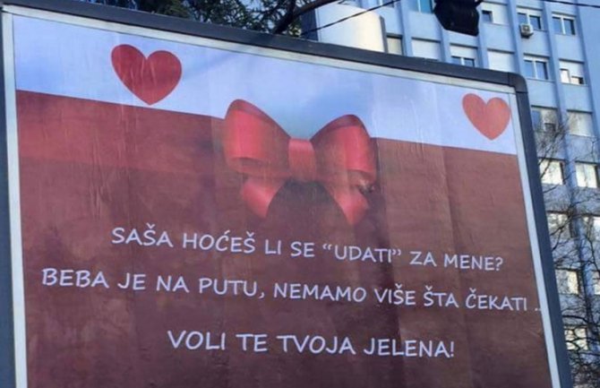 Banjalučanka zaprosila momka preko bilborda i za njega ima divnu vijest!