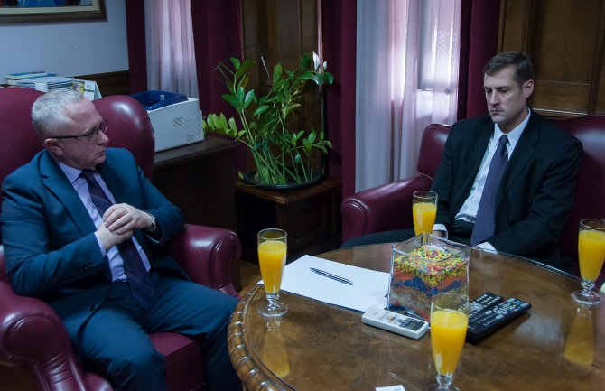 Neophodno nastaviti dijalog među političkim subjektima