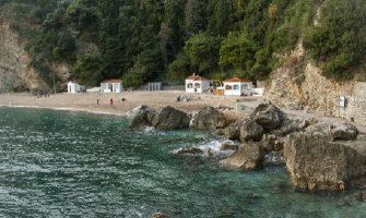 Tuča na plaži Mogren: Maloljetnik flašom nasrnuo na Ukrajinca