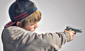Djeca mlađa od 14 godina uskoro će moći da nose pištolje  