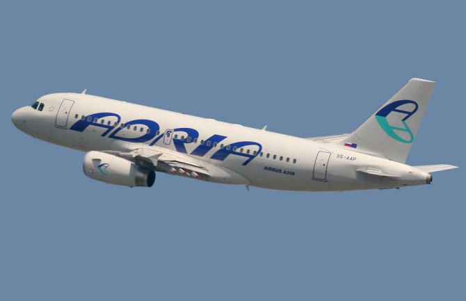 Grom udario u avion nad Lovćenom