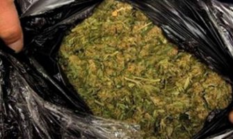 Albanac u bankinama vozila sakrio drogu