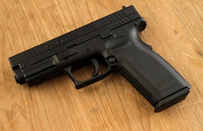 Nesrećan slučaj: Ubio se dok je pravio selfi sa pištoljem!