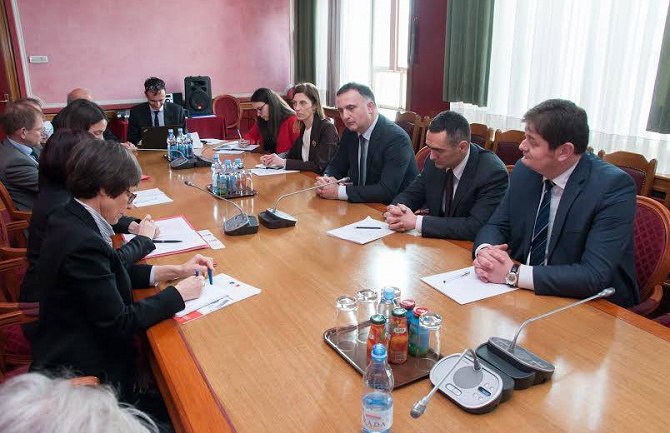 Značaj kontinuirane podrške Francuske u oblasti reforme javne uprave CG