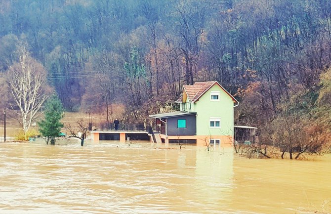 Prva žrtva poplava: Utopio se muškarac kod Đakovice