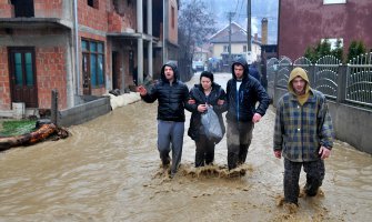 Poplavljen Novi Pazar,  više od sto objekata pod vodom (FOTO)