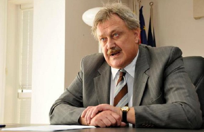 Močnik: Moguće da migranti dođu i do CG