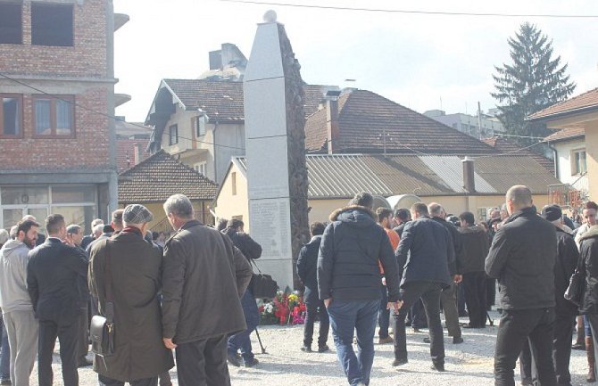 Neprimjerena lokacija spomenika za žrtve iz voza 