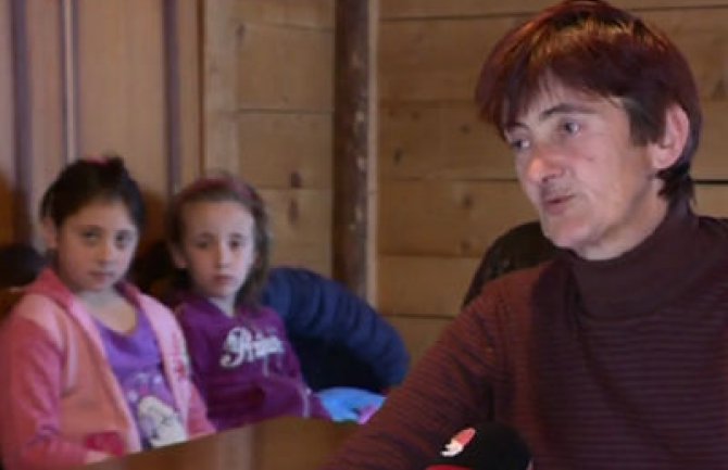 Pomozimo Julki i njenoj djeci:  Djevojčice sanjaju udoban krevet