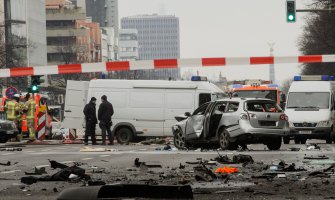 Berlin: U eksploziji automobila poginuo vozač (FOTO)