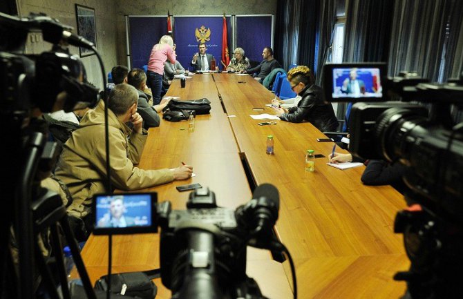 MUP: Pokušaj najprimitivnije podvale DF-a