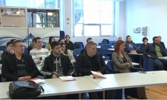 O digitalnim vještinama, zapošljavanju, i sajber bezjednosti sa srednjoškolcima