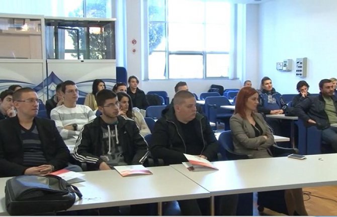 O digitalnim vještinama, zapošljavanju, i sajber bezjednosti sa srednjoškolcima