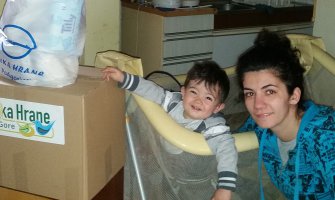 Budimo humani: Pomozimo Dragani i njenom sinu Mašanu (FOTO)