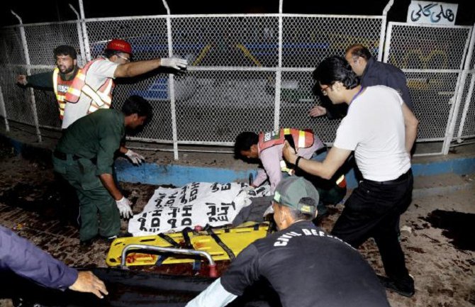  Najmanje 65 mrtvih u napadu bombaša samoubice u Pakistanu (Foto)