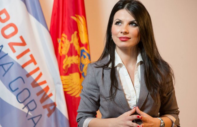 Bar: Uručili hranu za osmogodišnju djevojčicu koja se hrani uz pomoć sonde