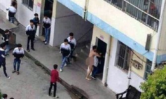 Šokantno ponašanje profesora: Skinuo se go pa napastvovao učenicu! (FOTO)