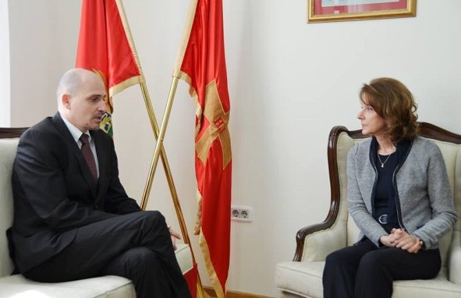 Mađarska nastavlja da promoviše napredak MOD-a i VCG