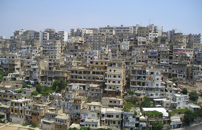 Naoružani napadači zauzeli tv stanicu i prekinuli program