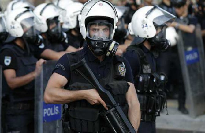 Uhapšeno 28 osoba zbog finansiranja terorističke organizacije