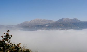 Pretežno sunčano, na sjeveru magla