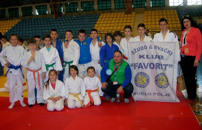 Mladi džudisti bjelopoljskog 