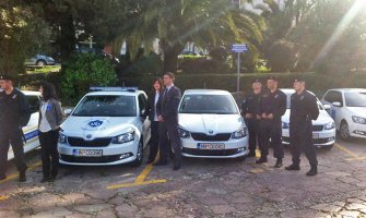 Komunalna policija Herceg Novog dobila nove „Škode“, uniforme i palice (FOTO)