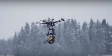 Pogledajte kako izgleda motorna testera zakačena na dron (VIDEO)