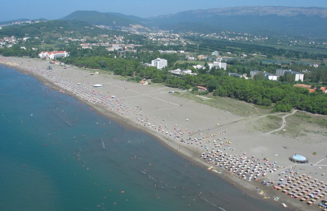 Udavio se mladić (19) na Velikoj plaži