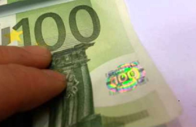 Pazarili lažnim eurima na ulcinjskoj pijaci