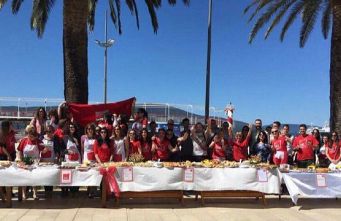 Forum žena SD Tivat organizovao Sajam hrane