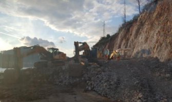 Zavala: Od sjutra potpune obustave saobraćaja 